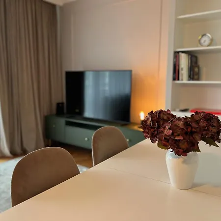 Sunset Apartment *